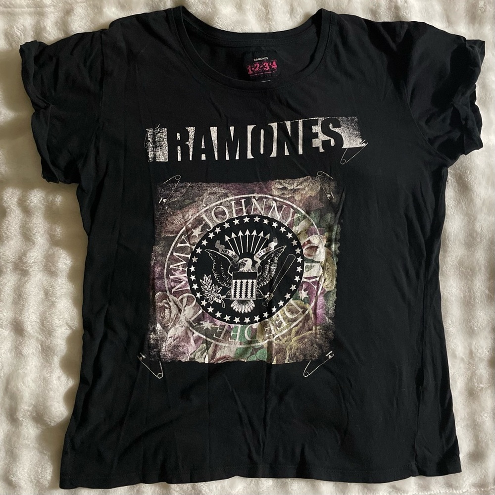 Ramones T-shirt S Presidential Seal Safety Pin Logo 1234 Punk Rock Black Cuffed